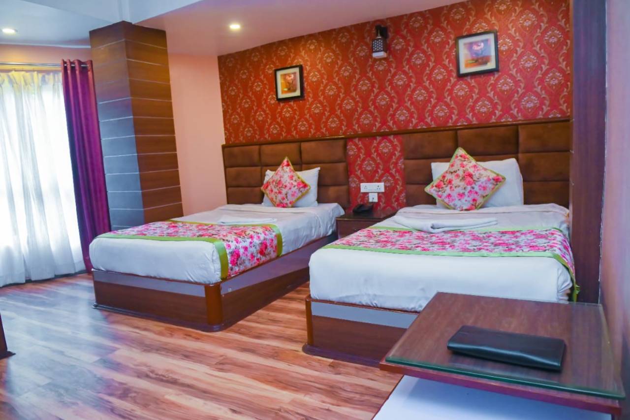 Couple Friendly Hotel In Darjeeling